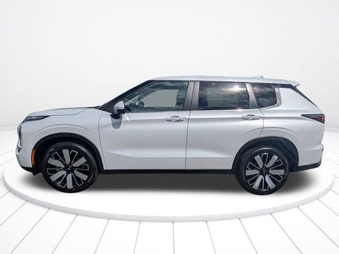 New 2026 Mitsubishi Outlander SE FWD image 7