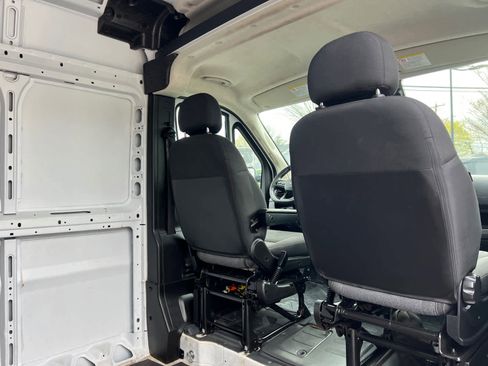Used 2025 RAM ProMaster 2500 w/ Convenience Group FWD image 31
