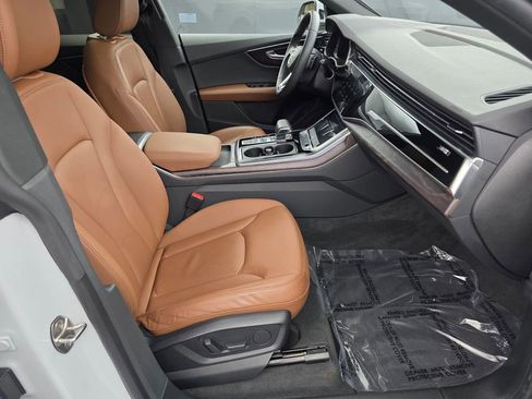 Used 2019 Audi Q8 Premium image 26