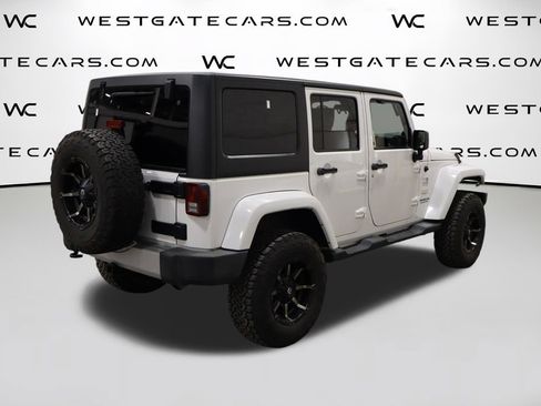 Used 2012 Jeep Wrangler Unlimited Sahara w/ Max Tow Pkg AWD/4WD image 39