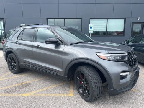 Used 2024 Ford Explorer ST w/ Equipment Group 401A image 4