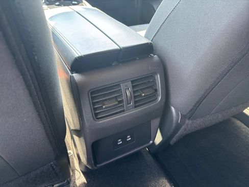 Used 2025 Nissan Rogue SV FWD image 24