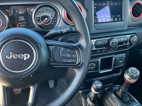 Used 2022 Jeep Wrangler Sport image 19