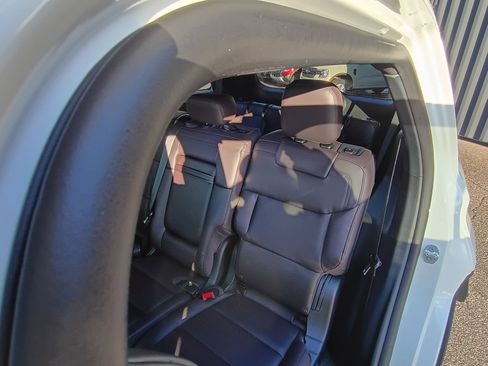 New 2026 Ford Explorer Platinum image 23