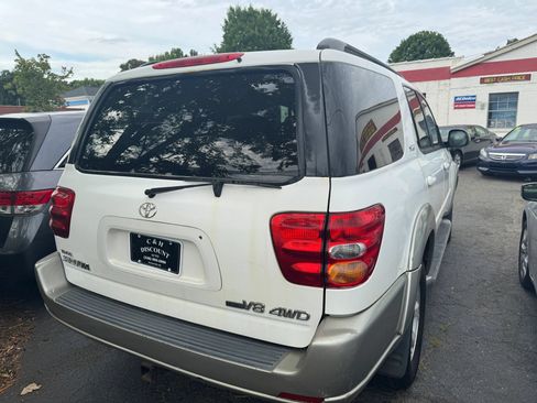 Used 2004 Toyota Sequoia SR5 AWD/4WD image 3