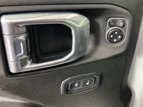 Used 2024 Jeep Wrangler Unlimited Rubicon image 14