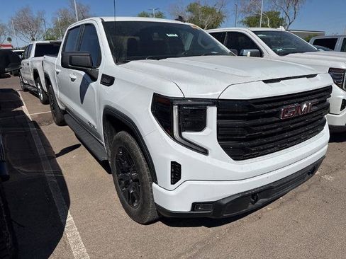 Used 2022 GMC Sierra 1500 Elevation image 2