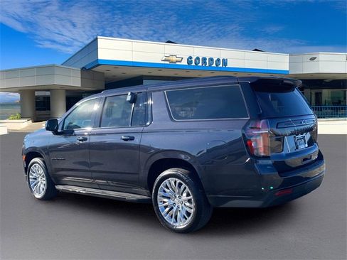 Used 2023 Chevrolet Suburban RST w/ Luxury Package image 7