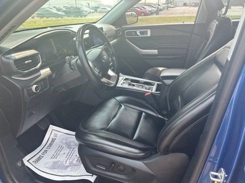 Used 2021 Ford Explorer XLT w/ Equipment Group 202A AWD/4WD image 11