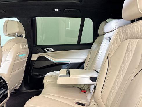 Used 2021 BMW X7 M50i w/ Dynamic Handling Package image 33