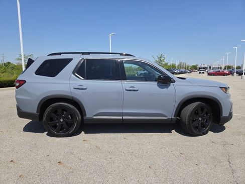 Used 2025 Honda Pilot Black Edition image 21