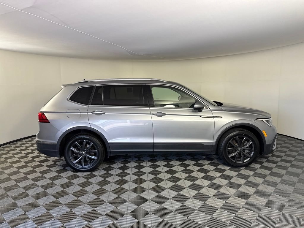 Used 2023 Volkswagen Tiguan SE AWD/4WD image 6