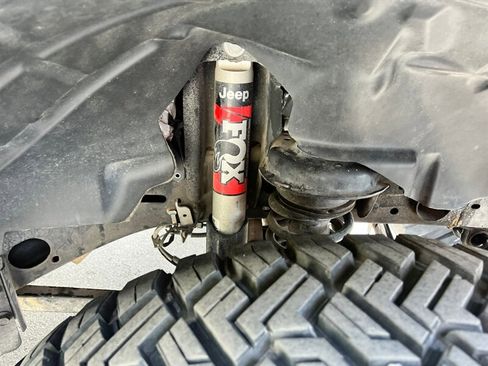 Used 2022 Jeep Gladiator Rubicon AWD/4WD image 12