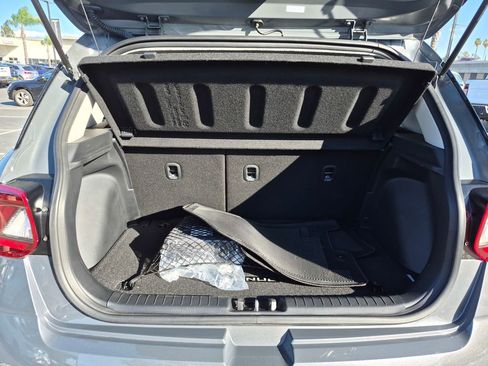 Used 2025 Hyundai Venue SEL image 24