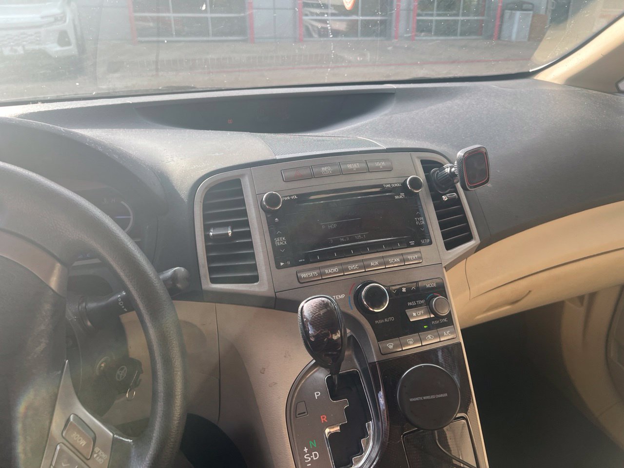 Used 2011 Toyota Venza FWD image 14
