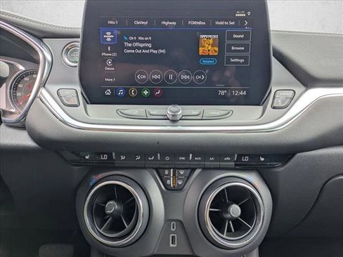 Used 2025 Chevrolet Blazer LT image 13