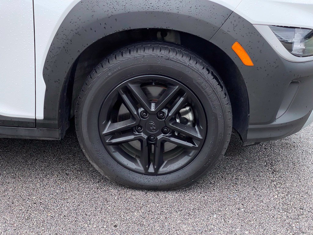 Used 2023 Hyundai Kona SE w/ Cargo Package AWD/4WD image 6