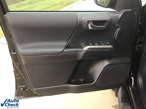 Used 2023 Toyota Tacoma TRD Off-Road image 22