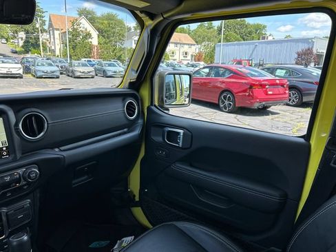 Used 2023 Jeep Wrangler Unlimited Sahara AWD/4WD image 25