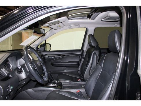 Used 2016 Honda Pilot Touring image 10