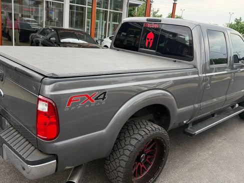 Used 2012 Ford F250 Lariat w/ Lariat Ultimate Pkg AWD/4WD image 6
