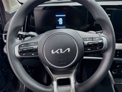 Used 2023 Kia Sportage LX image 18