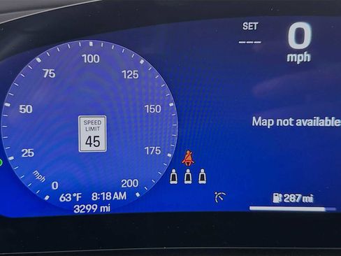 Certified 2025 Porsche Macan 4S Electric image 15