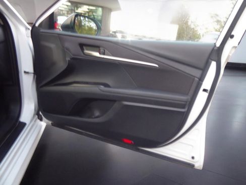 Used 2025 Toyota Camry LE image 13