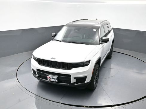 New 2025 Jeep Grand Cherokee L Limited w/ Trailer Tow Package image 43