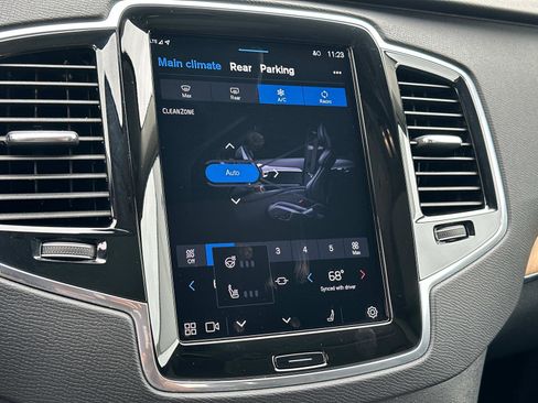Certified 2025 Volvo XC90 B6 Plus image 12