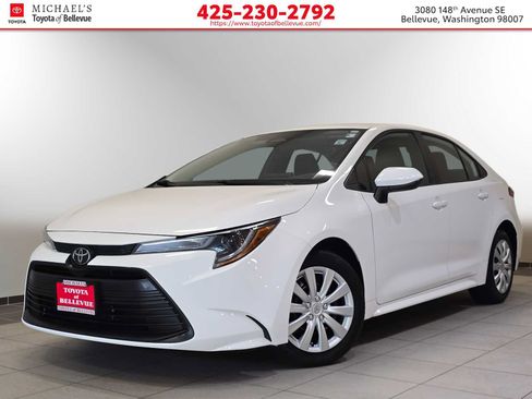 Certified 2024 Toyota Corolla LE FWD image 1