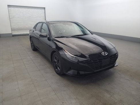 Used 2023 Hyundai Elantra SEL image 13