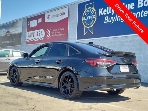 Used 2025 Honda Civic Sport image 2