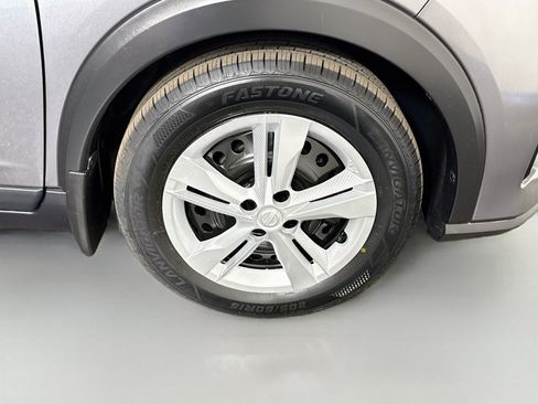Used 2021 Nissan Kicks S FWD image 32