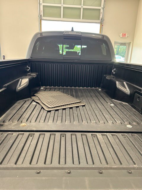 Certified 2020 Toyota Tacoma TRD Off-Road AWD/4WD image 6