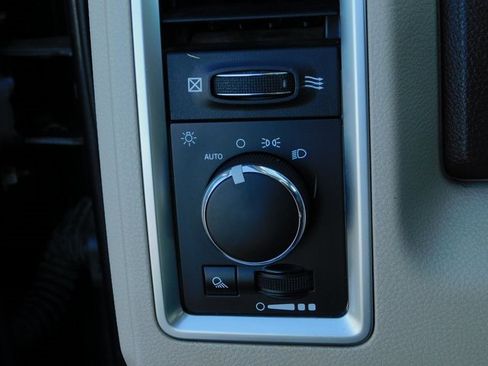 Used 2016 RAM 2500 SLT image 35