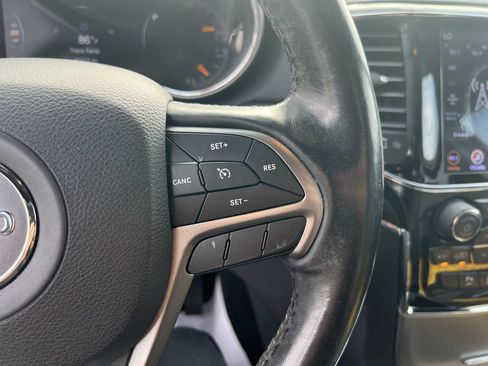 Used 2020 Jeep Grand Cherokee Limited AWD/4WD image 20