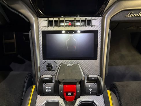 Used 2024 Lamborghini Urus Performante image 28