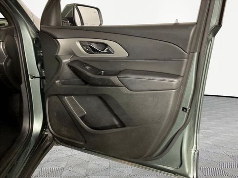 Used 2023 Chevrolet Traverse LT FWD image 28