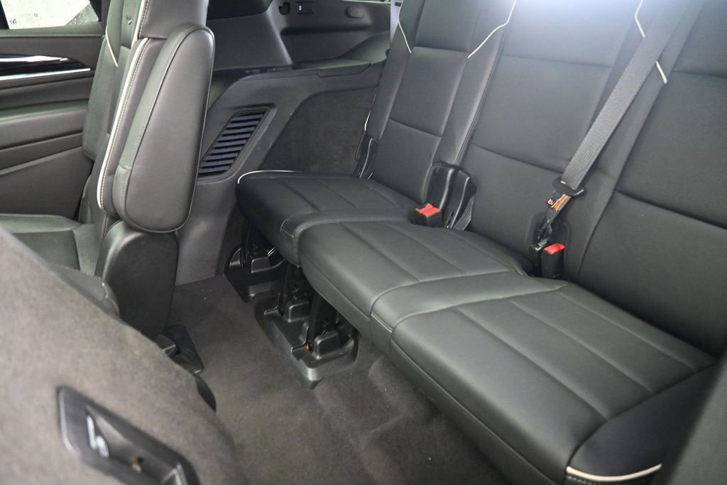 Used 2024 Cadillac Escalade Sport AWD/4WD image 19