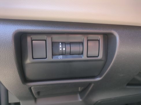 Used 2025 Subaru Forester Premium AWD/4WD image 10