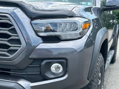 Used 2020 Toyota Tacoma TRD Off-Road w/ TRD Premium Off Road Package AWD/4WD image 11