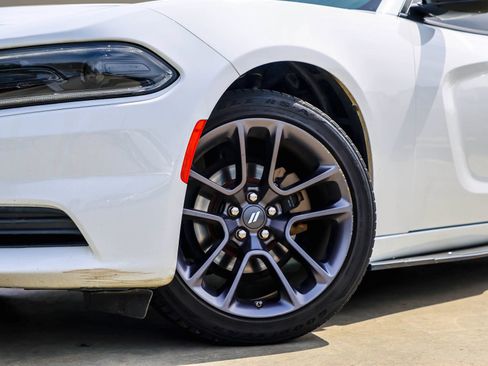 Used 2022 Dodge Charger SXT RWD image 2