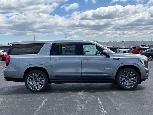 New 2026 GMC Yukon XL Denali Ultimate AWD/4WD image 11