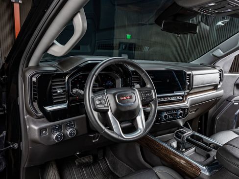 Used 2024 GMC Sierra 1500 Elevation w/ Elevation Premium Package image 17