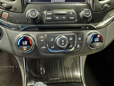 Used 2018 Chevrolet Impala Premier FWD image 28