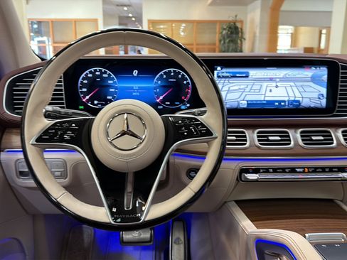 Certified 2026 Mercedes-Benz Maybach GLS 600 4MATIC image 15