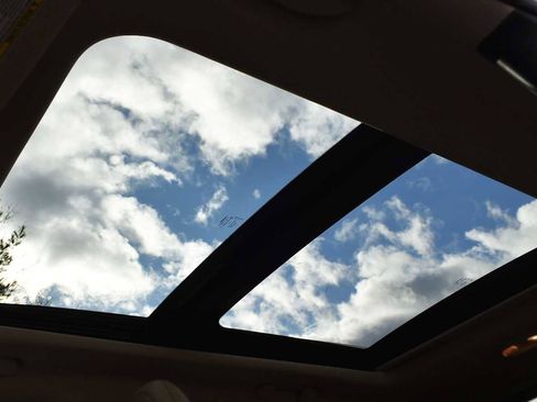 Used 2016 Jeep Cherokee Limited w/ Luxury Group image 10