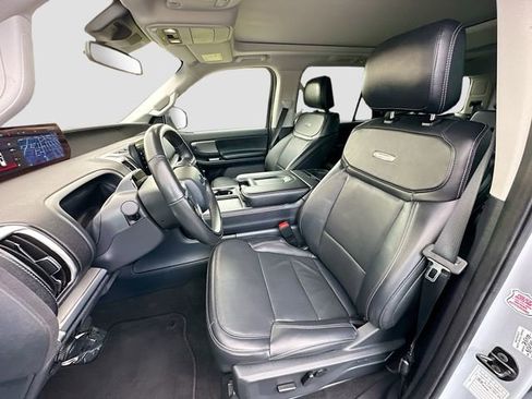 Used 2025 Ford Expedition Platinum image 22