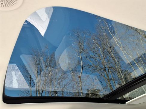 Certified 2023 Jaguar F-PACE S image 18